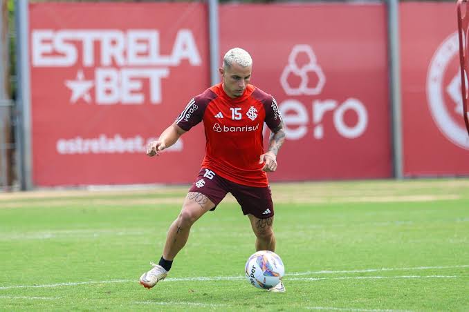 Bruno Gomes no Internacional durante treino no Beira-Rio