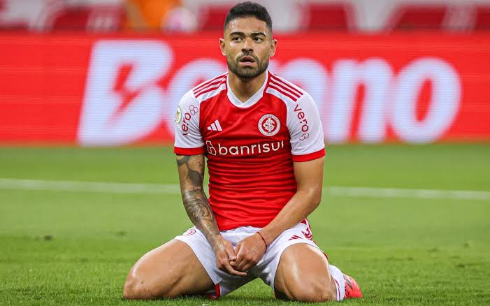 Bruno Tabata no Inter durante jogo