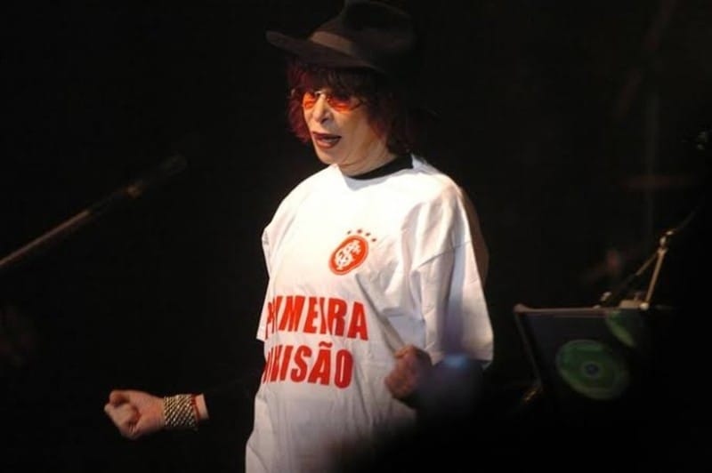  Rita Lee, cantora e compositora, recebeu homenagem do Internacional e está entre os famosos que torcem para o clube.