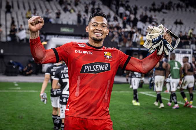 José Contreras é o novo alvo do Internacional para o gol