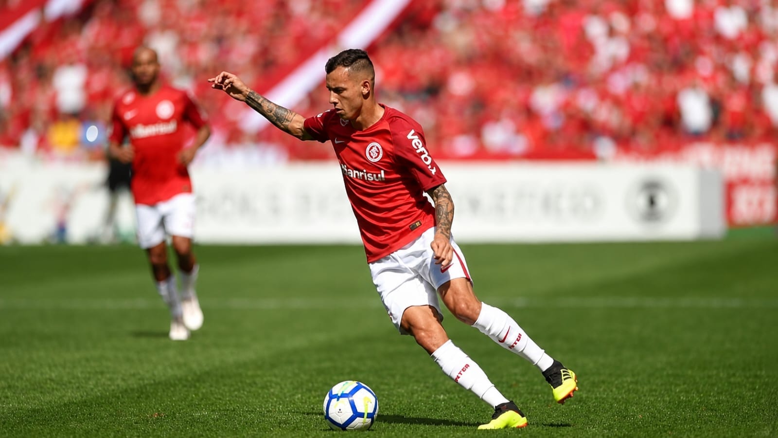 Iago durante sua passagem pelo Internacional em negociação para retornar ao Beira-Rio.