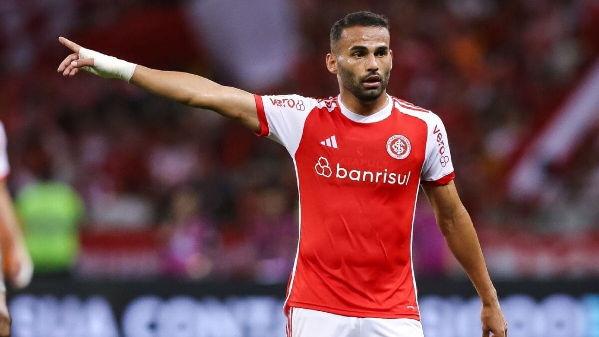 Thiago Maia no Internacional volante em negociação com o Santos