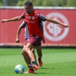 Thiago Maia recuperado no Inter durante treino do elenco colorado
