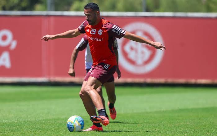 São Paulo tenta contratar Thiago Maia, oferece jogadores e Inter mantém posição firme