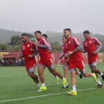 Internacional terá mudanças no time contra o São Paulo pelo Brasileirão Jogadores do Internacional durante treinamento antes da retomada do Campeonato Brasileiro.