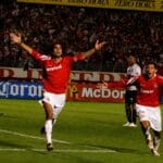 Fernandão comemora gol na final da Libertadores de 2006 contra o São Paulo, na campanha que consagrou os 20 anos de história narrados na crônica