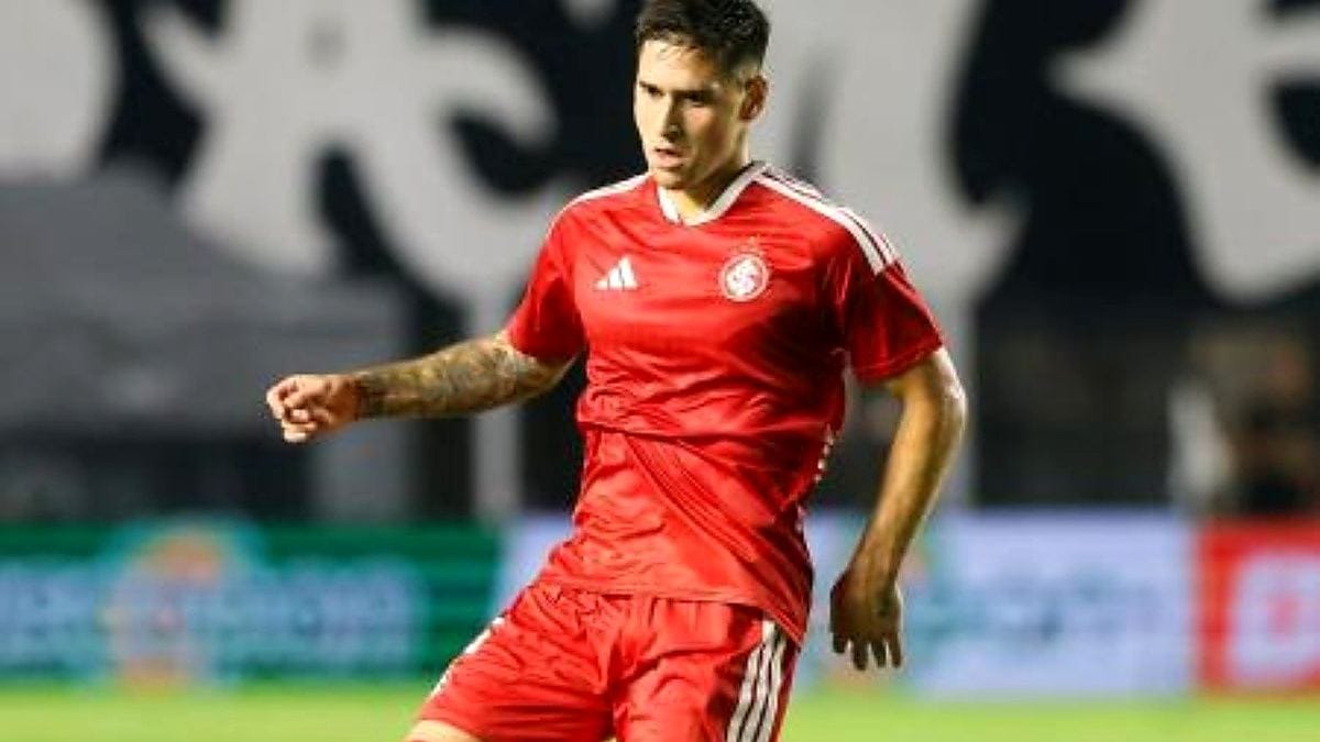 Futuro de Villagra no Inter: volante argentino em ação pelo Colorado