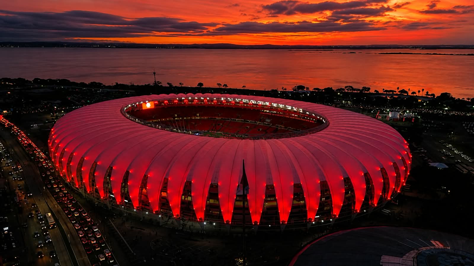 Ex-funcionários do Inter relatam pendências de rescisão: vista aérea do Beira-Rio ao entardecer