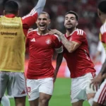 Alan Patrick titular Inter - camisa 10 comemorando gol pelo Colorado