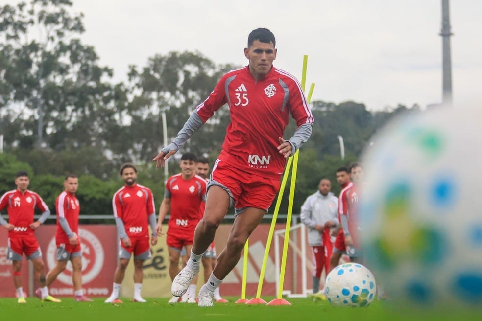 Exame médico de Aguirre no Inter: Negócio trava com o Rosario Central