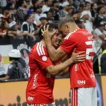 Jogadores do Inter comemoram classificação às quartas da Copa do Brasil