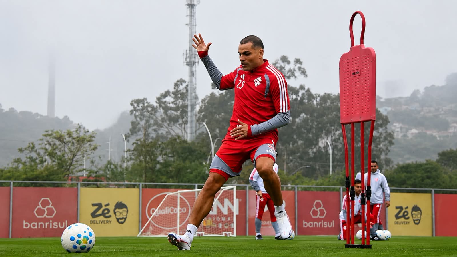 Escalação do Inter para o Gre-Nal 454 só sai na quarta