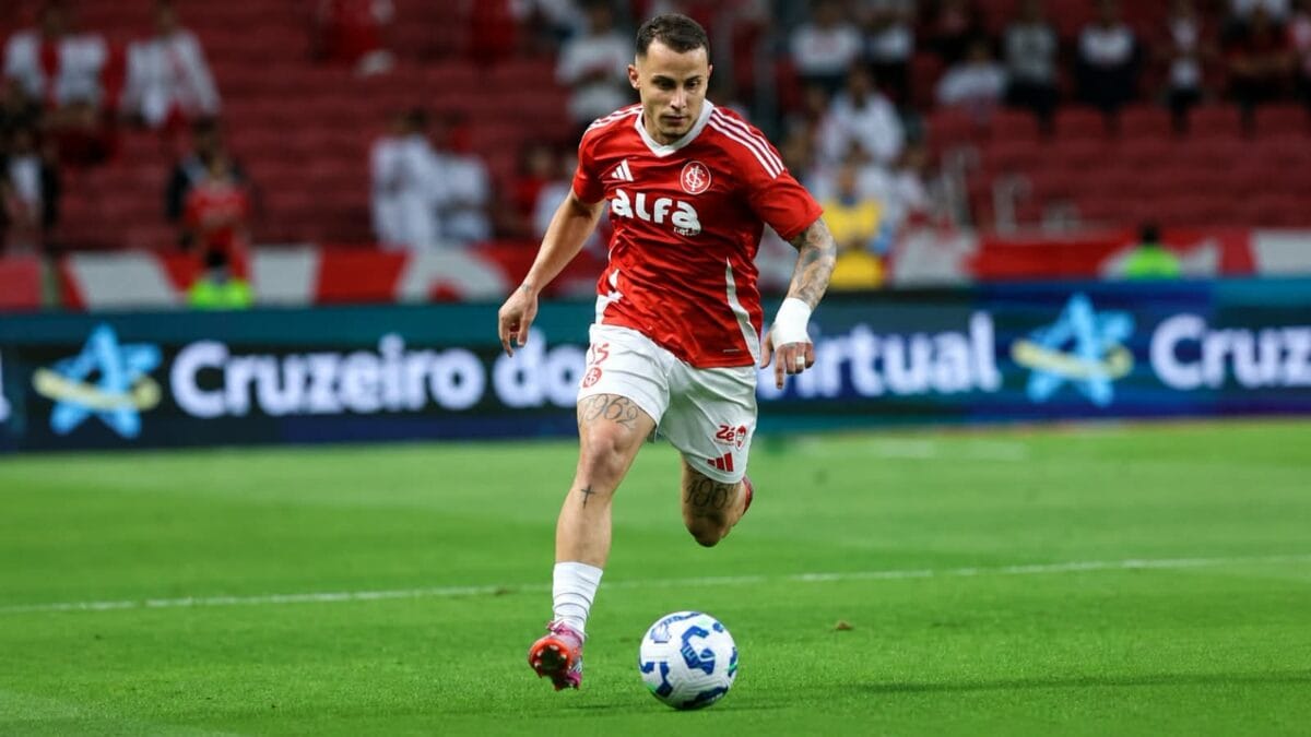 Bruno Gomes, jogador do Inter, que deve atuar como zagueiro na estreia de Eduardo Baptista