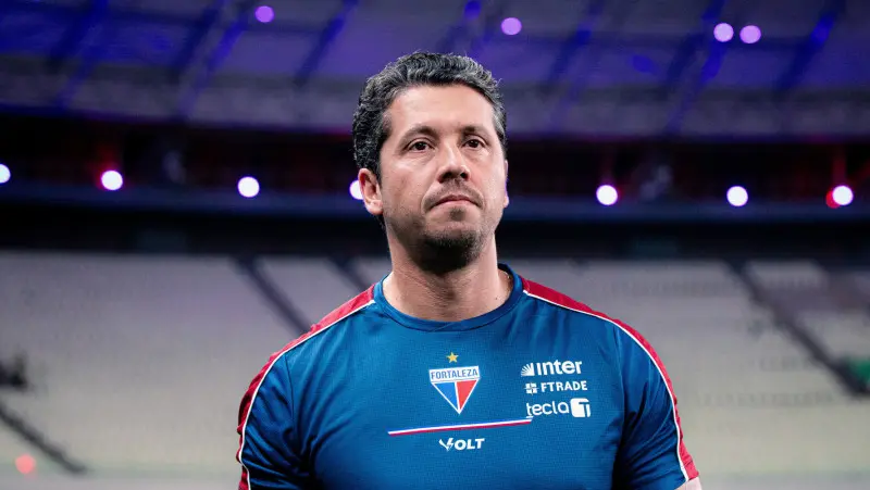 Thiago Carpini ganha força no Inter para substituir Pezzolano