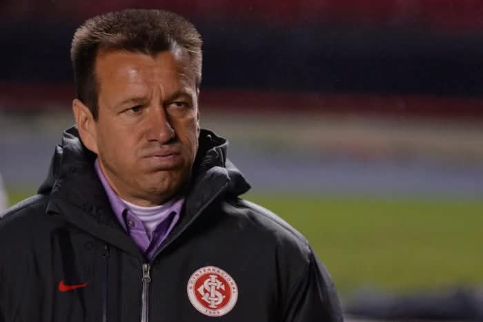 Capitão Dunga durante sua passagem como treinador do Internacional