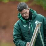 Barbieri passa instruções no treino do Juventude, dono da cláusula que trava ida ao Inter