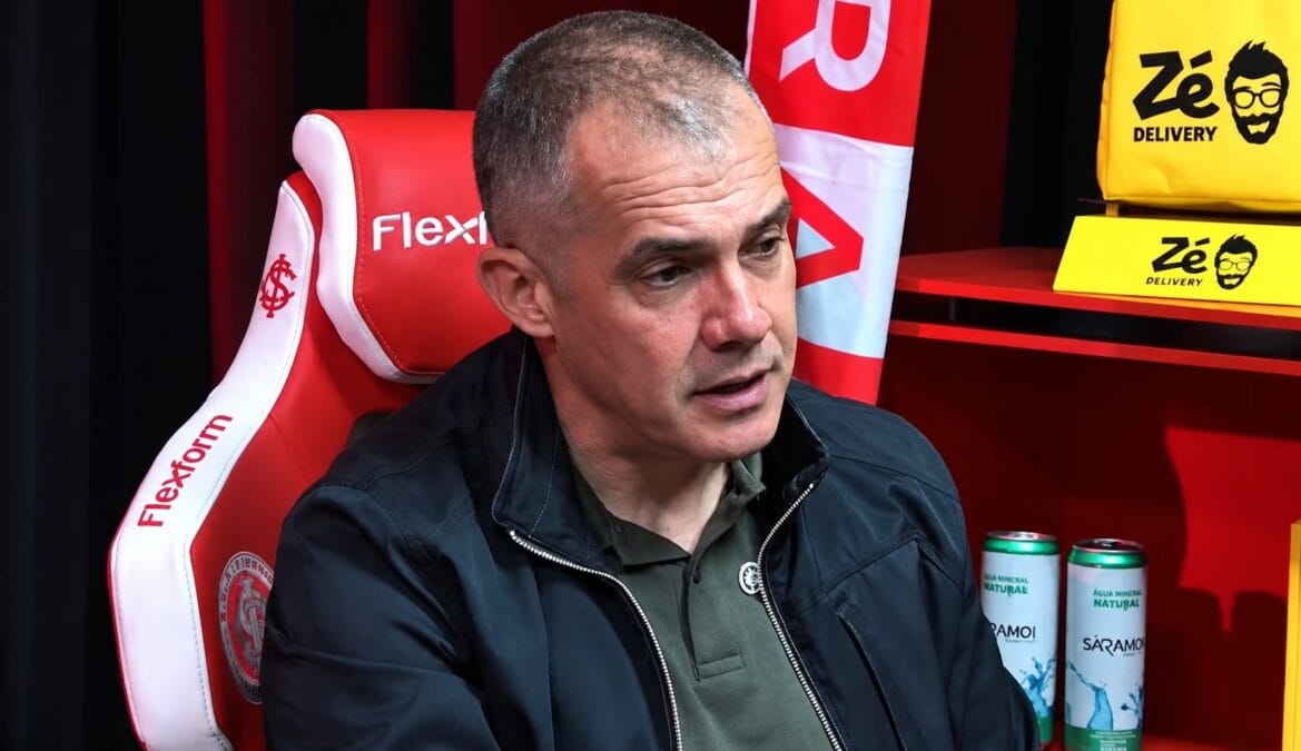 Eduardo Baptista, técnico do Inter, concede entrevista ao InterCast na véspera da estreia